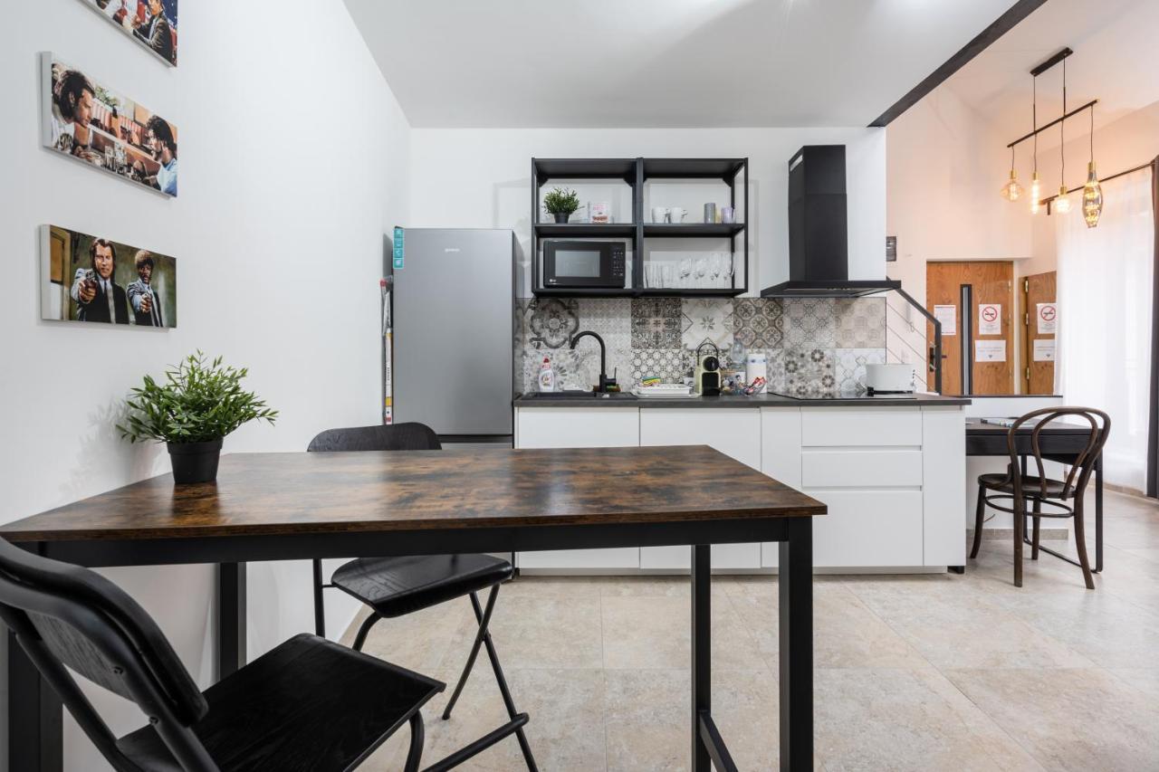 Studio Station With Gallery Budapeşte Dış mekan fotoğraf