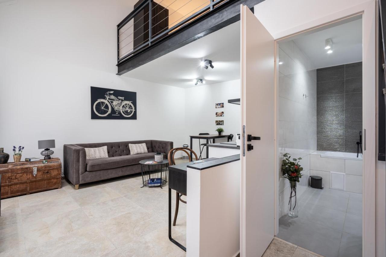 Studio Station With Gallery Budapeşte Dış mekan fotoğraf