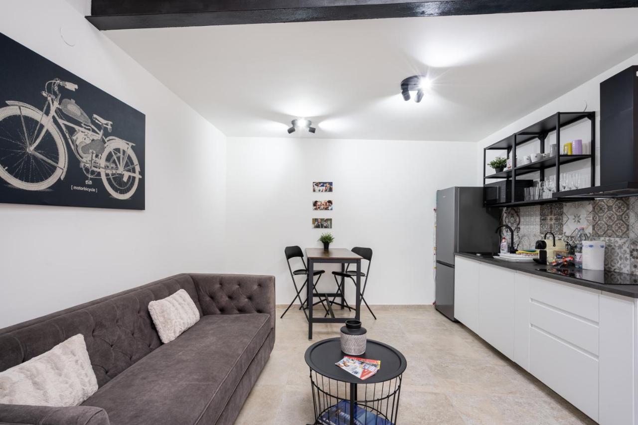 Studio Station With Gallery Budapeşte Dış mekan fotoğraf